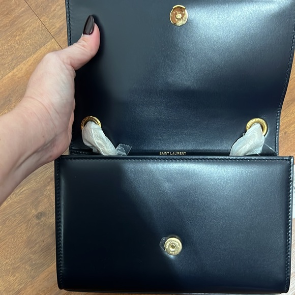 New YSL Yves Saint Laurent Kate Flap Navy Leather & Gold Chain - Picture 6 of 17